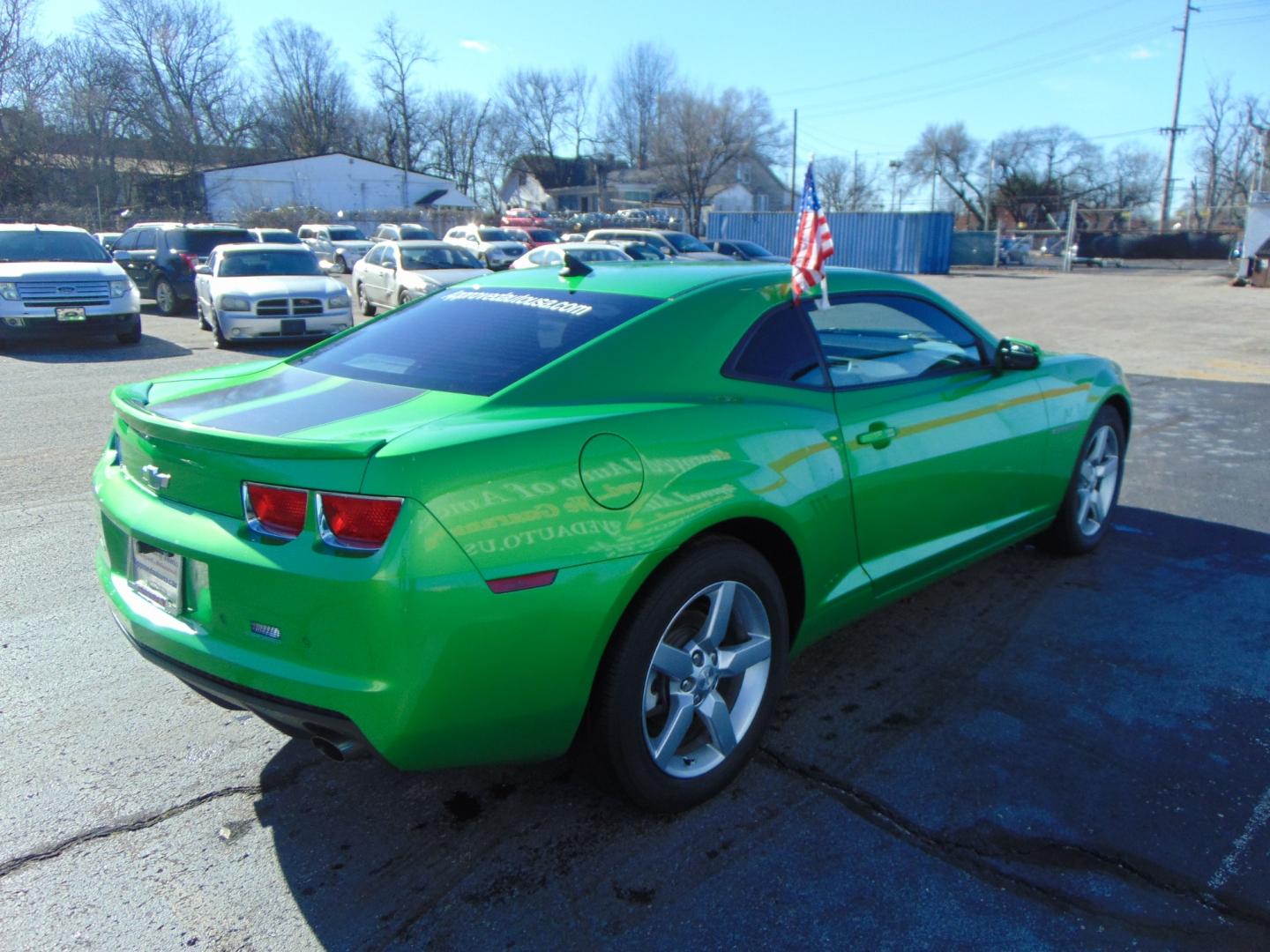 2010 Green Chevrolet Camaro (2G1FB1EV1A9) with an V6 3.6 Liter engine, Automatic, 6-Spd w/Overdrive and TAPshift transmission, located at 2105 Dixie Hwy, Louisville, KY, 40210, (502) 772-3333, 38.220932, -85.795441 - Photo#13